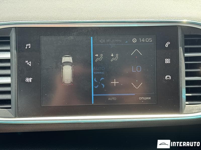 Peugeot 308 2017 — Миниатюра 11
