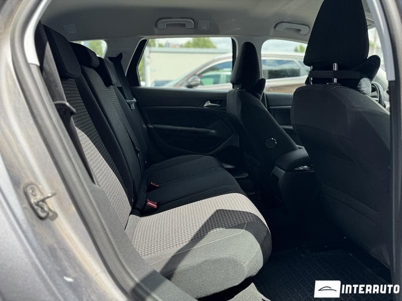 Peugeot 308 2017 — Миниатюра 16