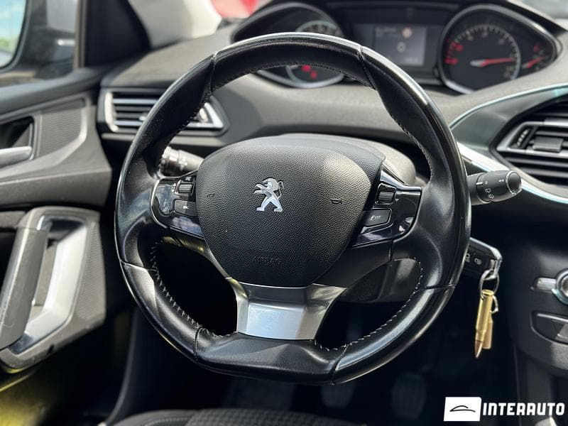 Peugeot 308 2017 — Миниатюра 9