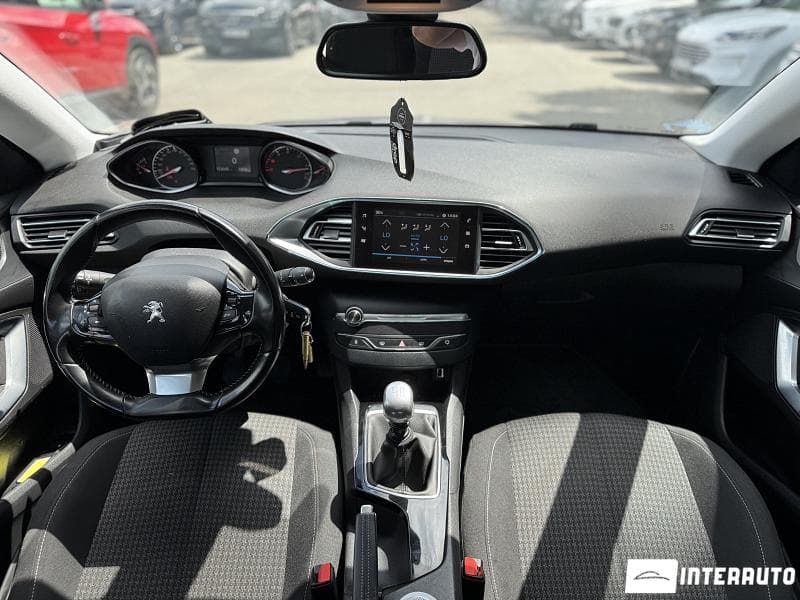 Peugeot 308 2017 — Миниатюра 8