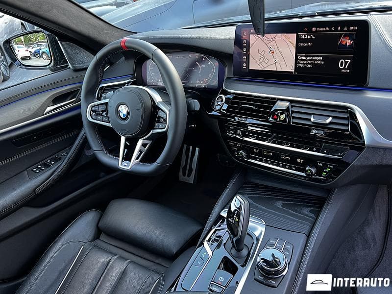 BMW M550i 2022 — Миниатюра 8