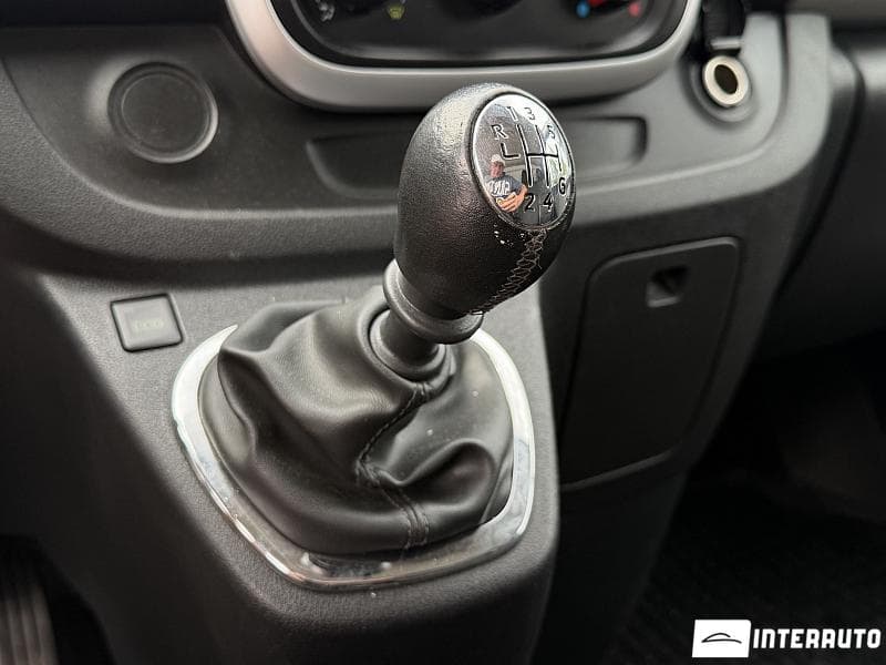 Renault Trafic 2018 — Миниатюра 9