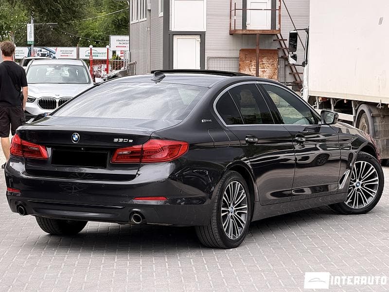BMW 530e 2018 — Миниатюра 2