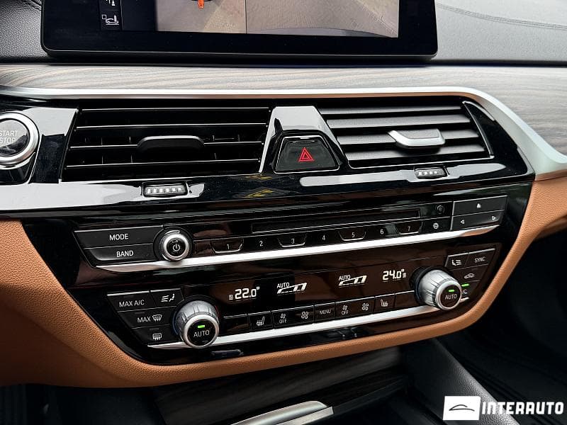 BMW 530e 2018 — Миниатюра 13
