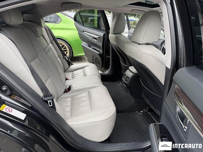 Lexus ES 300h 2018 — Миниатюра 8