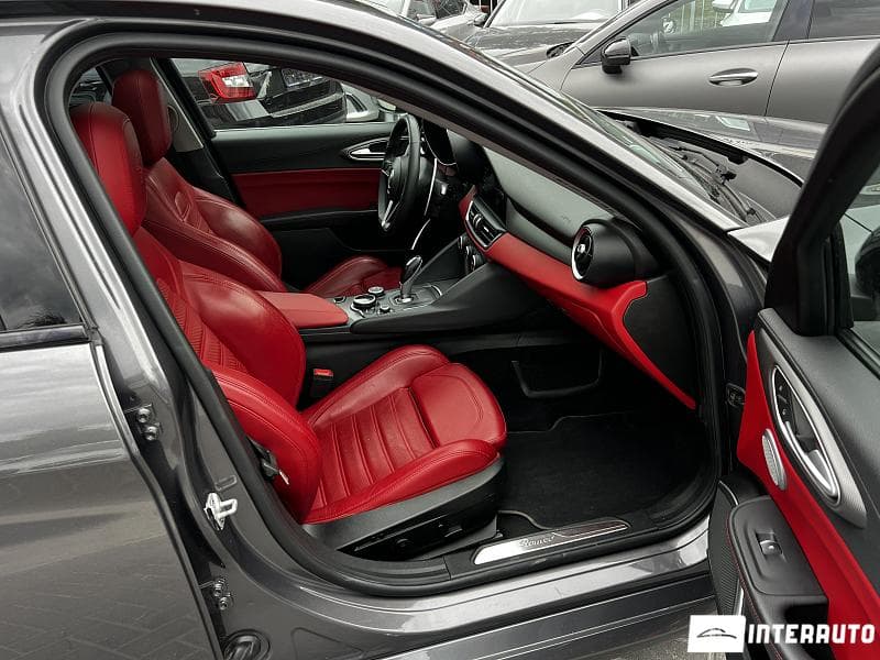 Alfa Romeo Giulia 2018 — Миниатюра 19