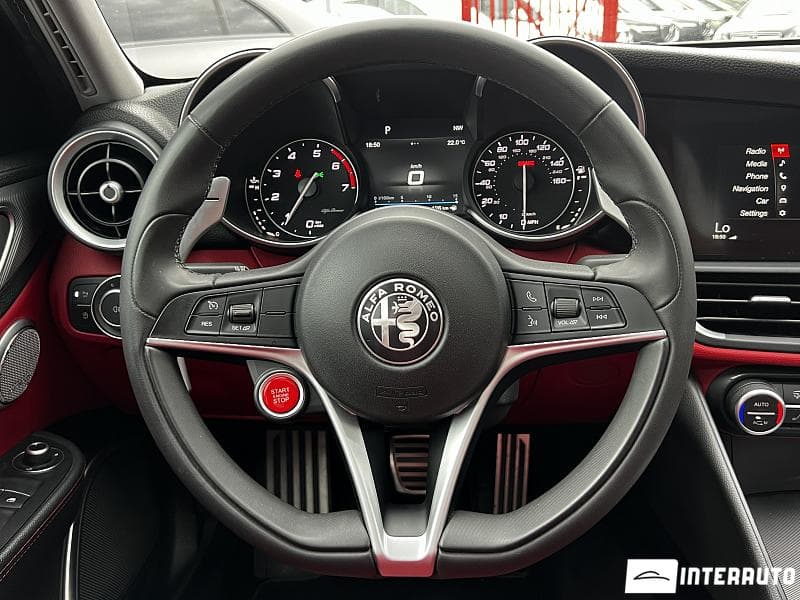Alfa Romeo Giulia 2018 — Миниатюра 9
