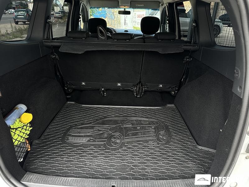 2017 Dacia Lodgy Stepway — Miniatură 17