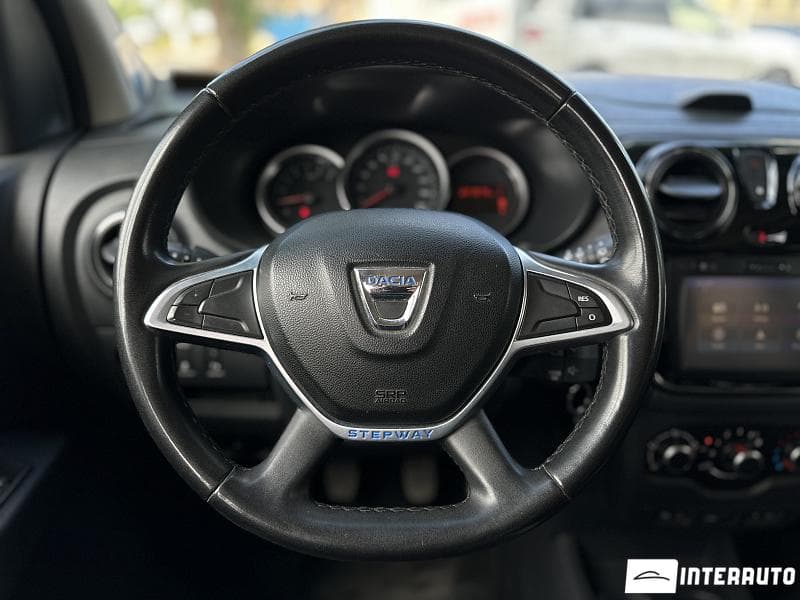 2017 Dacia Lodgy Stepway — Miniatură 9