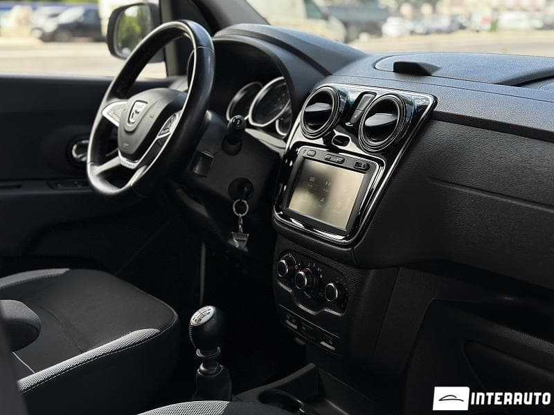 2017 Dacia Lodgy Stepway — Miniatură 14