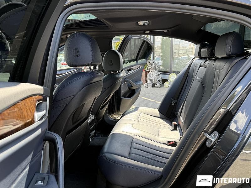 BMW 530e 2018 — Миниатюра 16