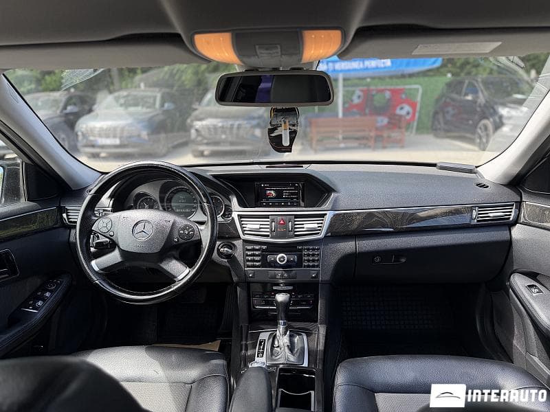 Mercedes E 220 2010 — Миниатюра 15