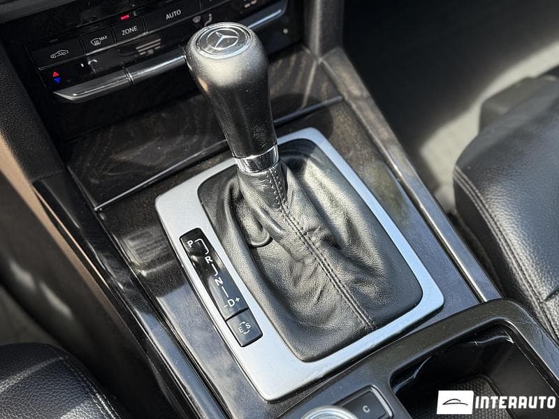Mercedes E 220 2010 — Миниатюра 12