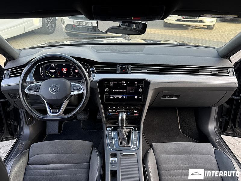Volkswagen Passat GTE 2020 — Миниатюра 6