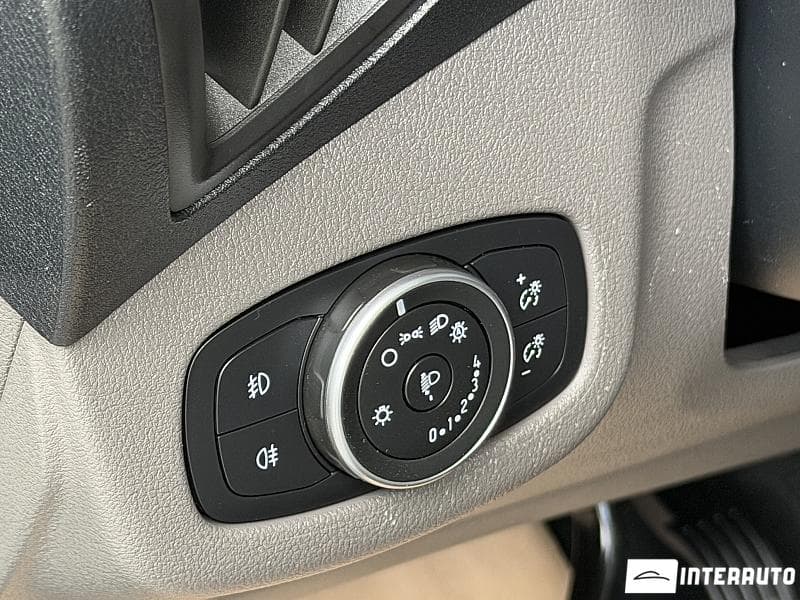 Ford Tourneo Connect 2019 — Миниатюра 11