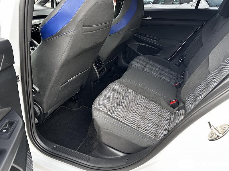 Volkswagen Golf GTE 2021 — Миниатюра 16
