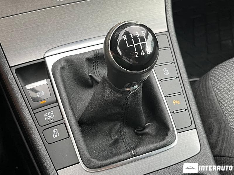 2013 Volkswagen Passat — Miniatură 14