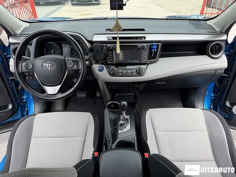 Toyota Rav-4 2017 — Миниатюра 9