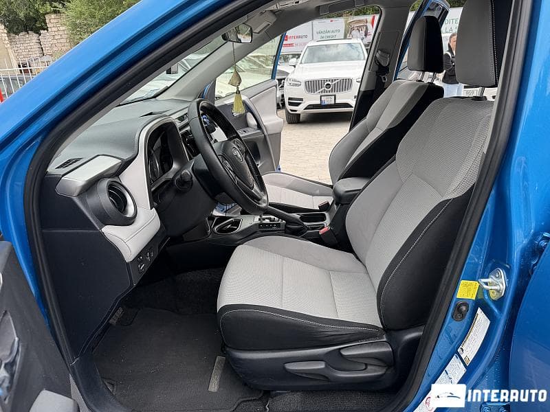 Toyota Rav-4 2017 — Миниатюра 5