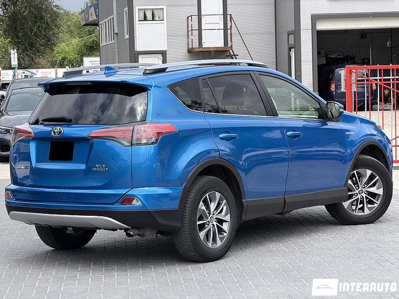 Toyota Rav-4 2017 — Миниатюра 4