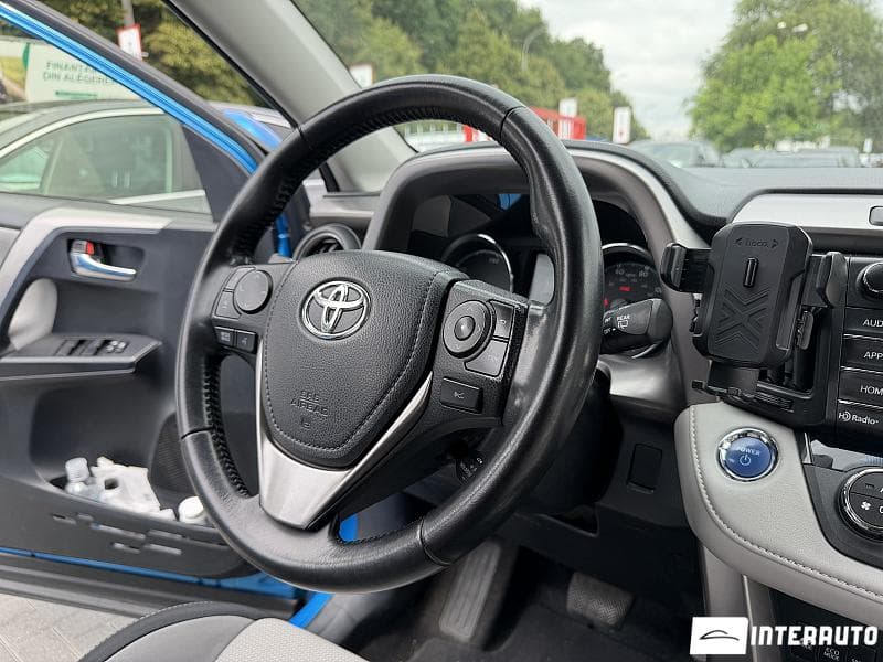 Toyota Rav-4 2017 — Миниатюра 11