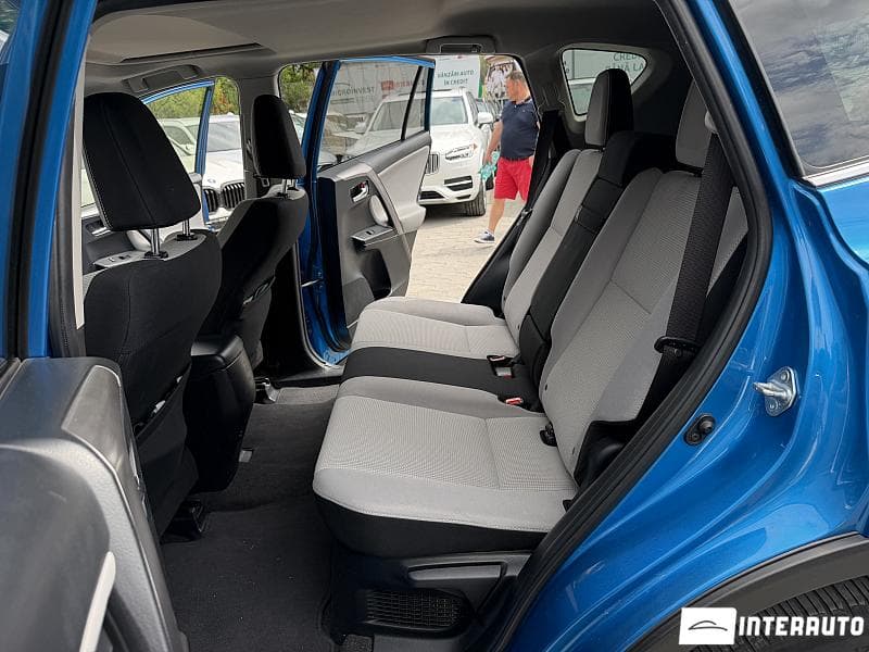 Toyota Rav-4 2017 — Миниатюра 7