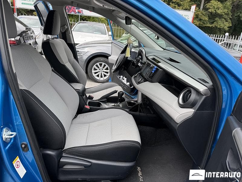 Toyota Rav-4 2017 — Миниатюра 6