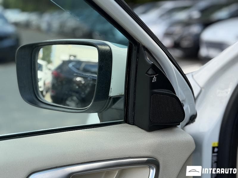 Volvo XC 60 2010 — Миниатюра 10