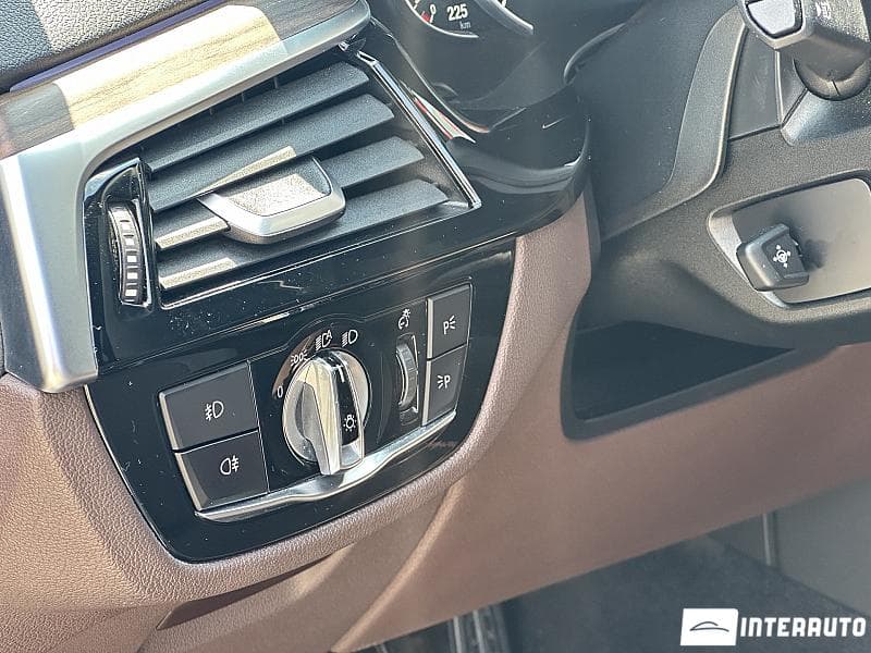 BMW 520 2017 — Миниатюра 10