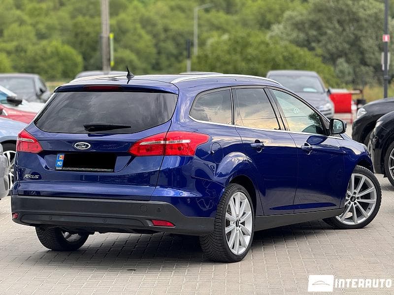 2016 Ford Focus — Miniatură 3