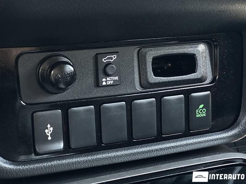 Mitsubishi Outlander 2020 — Миниатюра 11