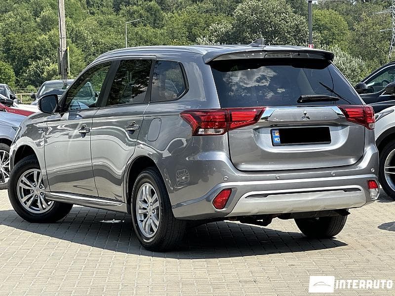Mitsubishi Outlander 2020 — Миниатюра 4