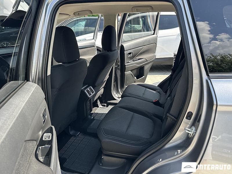 Mitsubishi Outlander 2020 — Миниатюра 13