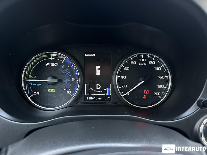 Mitsubishi Outlander 2020 — Миниатюра 8