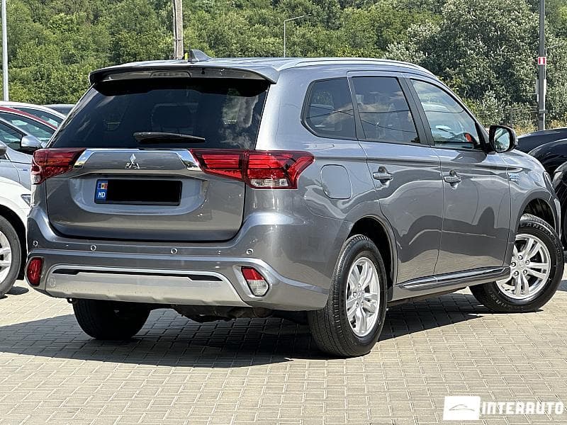 Mitsubishi Outlander 2020 — Миниатюра 3