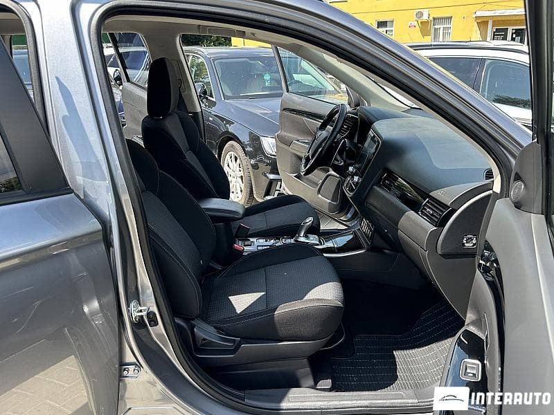 Mitsubishi Outlander 2020 — Миниатюра 15