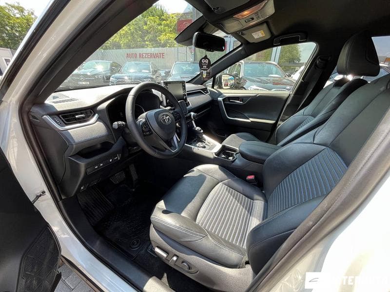 Toyota Rav-4 2019 — Миниатюра 5