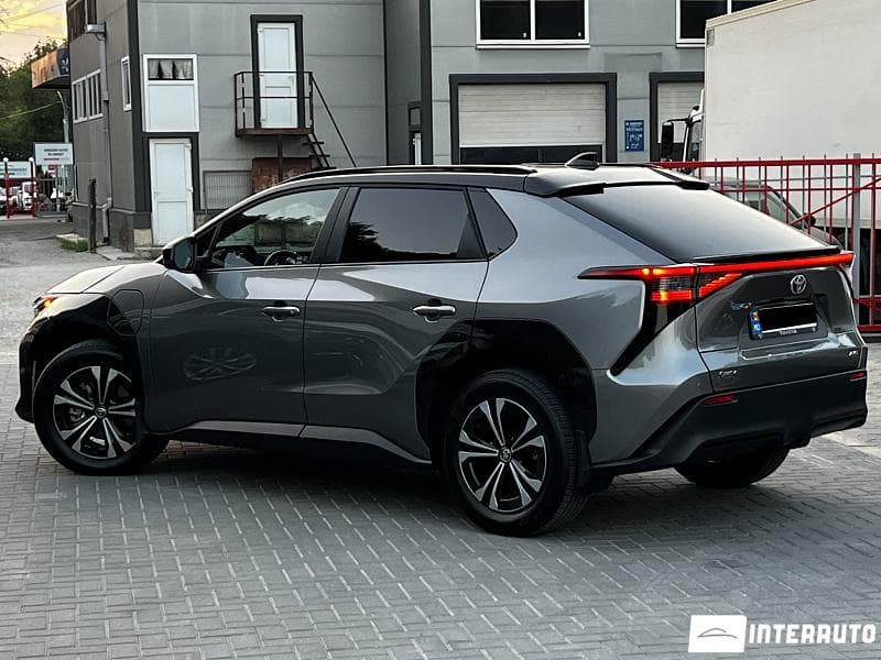 Toyota bZ4X 2024 — Миниатюра 4