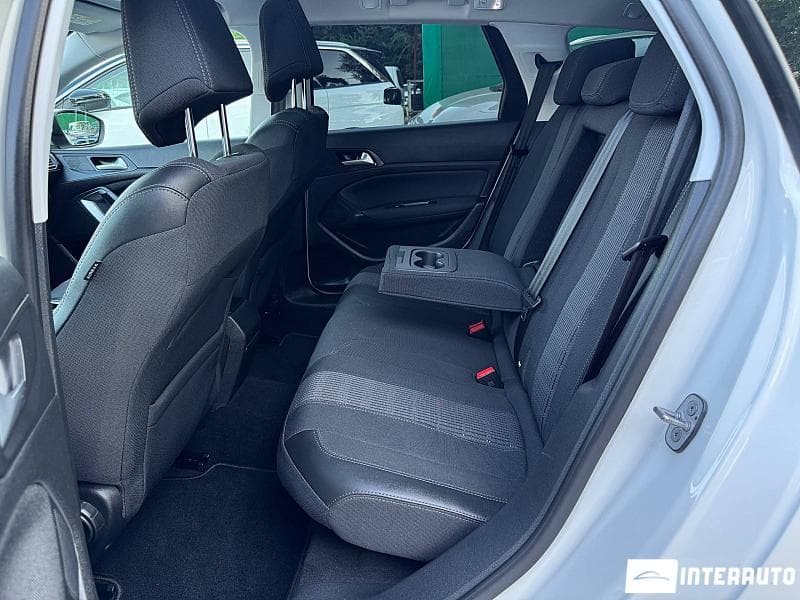 Peugeot 308 2018 — Миниатюра 14