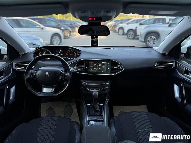 Peugeot 308 2018 — Миниатюра 6