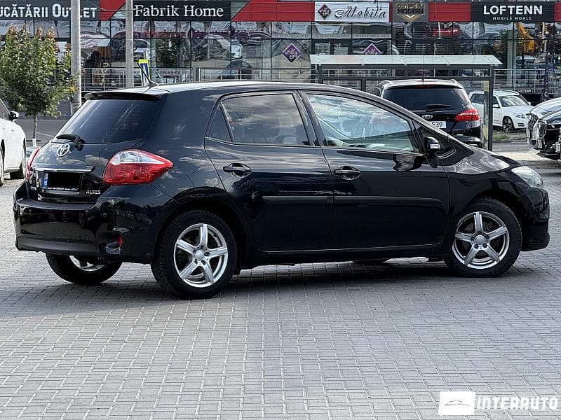 2010 Toyota Auris — Miniatură 3