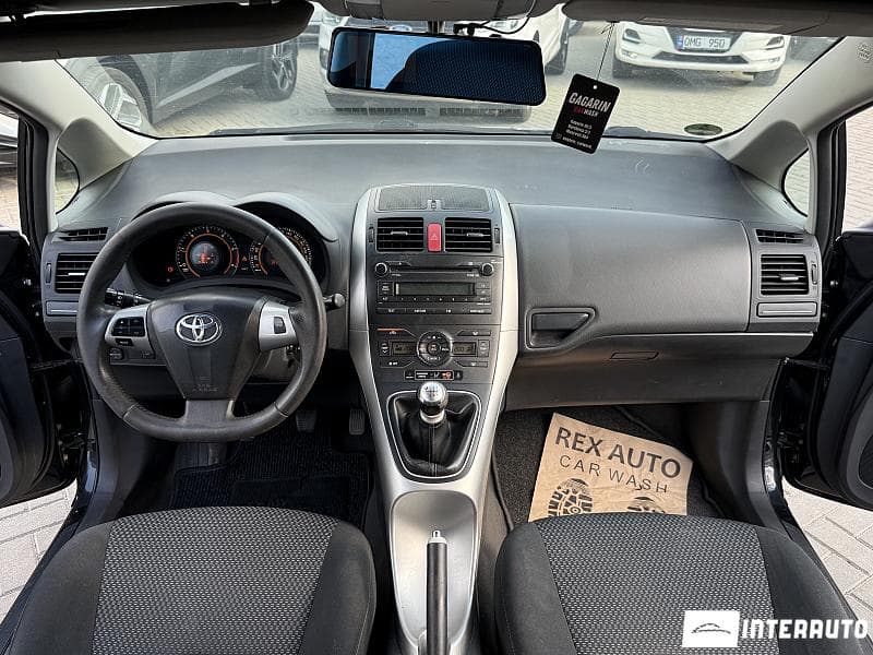 2010 Toyota Auris — Miniatură 6