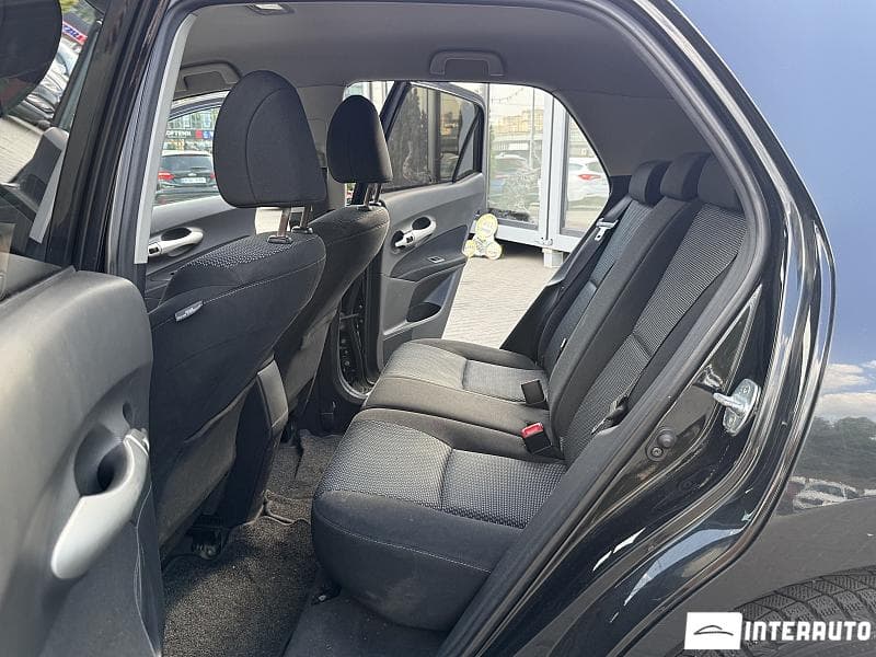 2010 Toyota Auris — Miniatură 11