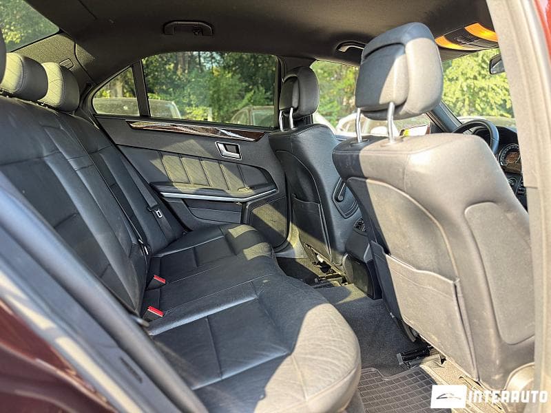 Mercedes E 220 2012 — Миниатюра 18