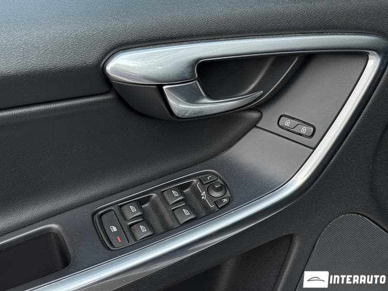 Volvo XC 60 2016 — Миниатюра 6