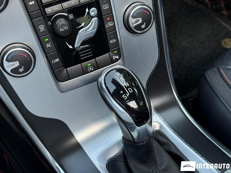 Volvo XC 60 2016 — Миниатюра 15