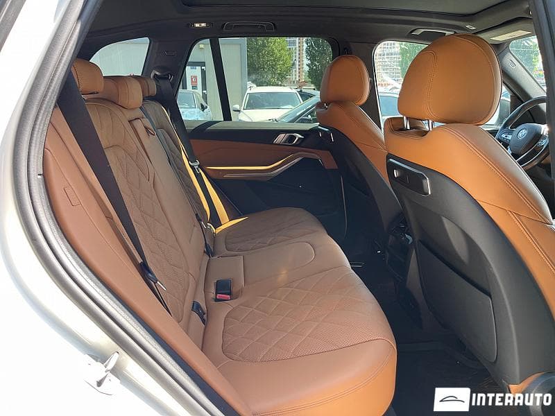BMW X5 4.0i 2023 — Миниатюра 19