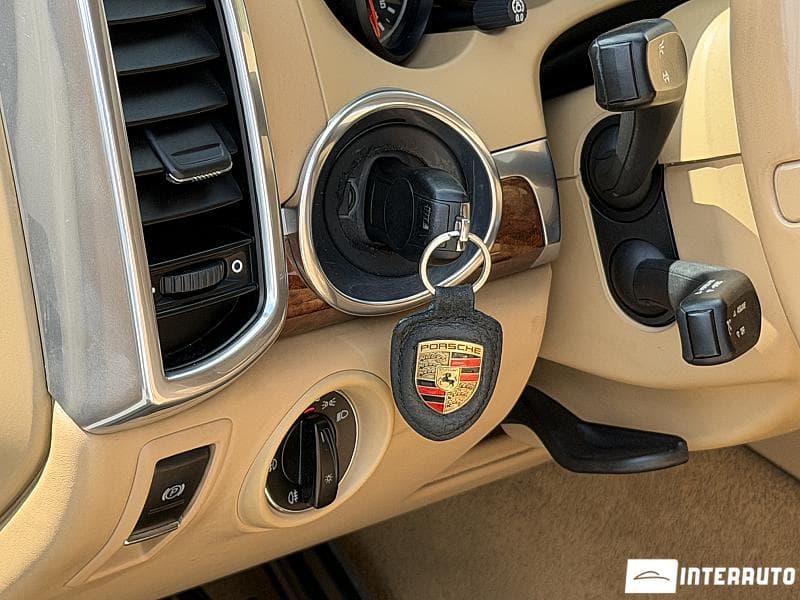 Porsche Cayenne 2010 — Миниатюра 15