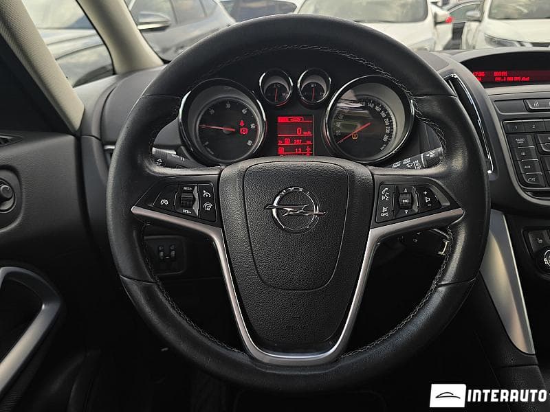 2016 Opel Zafira — Miniatură 8