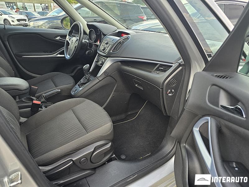 2016 Opel Zafira — Miniatură 16